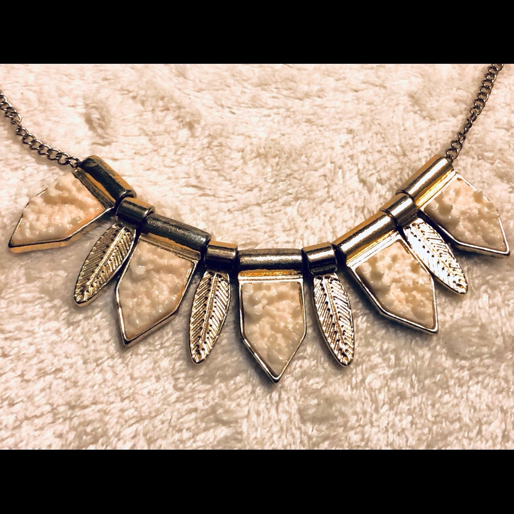 Statement necklace - Picture 2 of 16